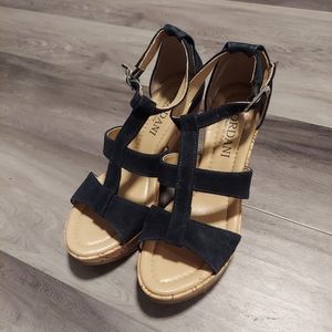 NWOT Cordani Raquel Wedge Heels